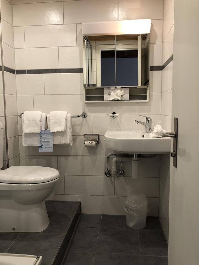 Post Hardermannli Hotel Unterseen Buitenkant foto